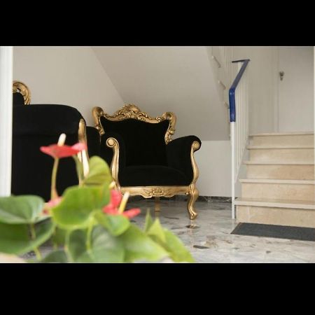 Dimora Cappuccini Guest House Cisternino Bagian luar foto