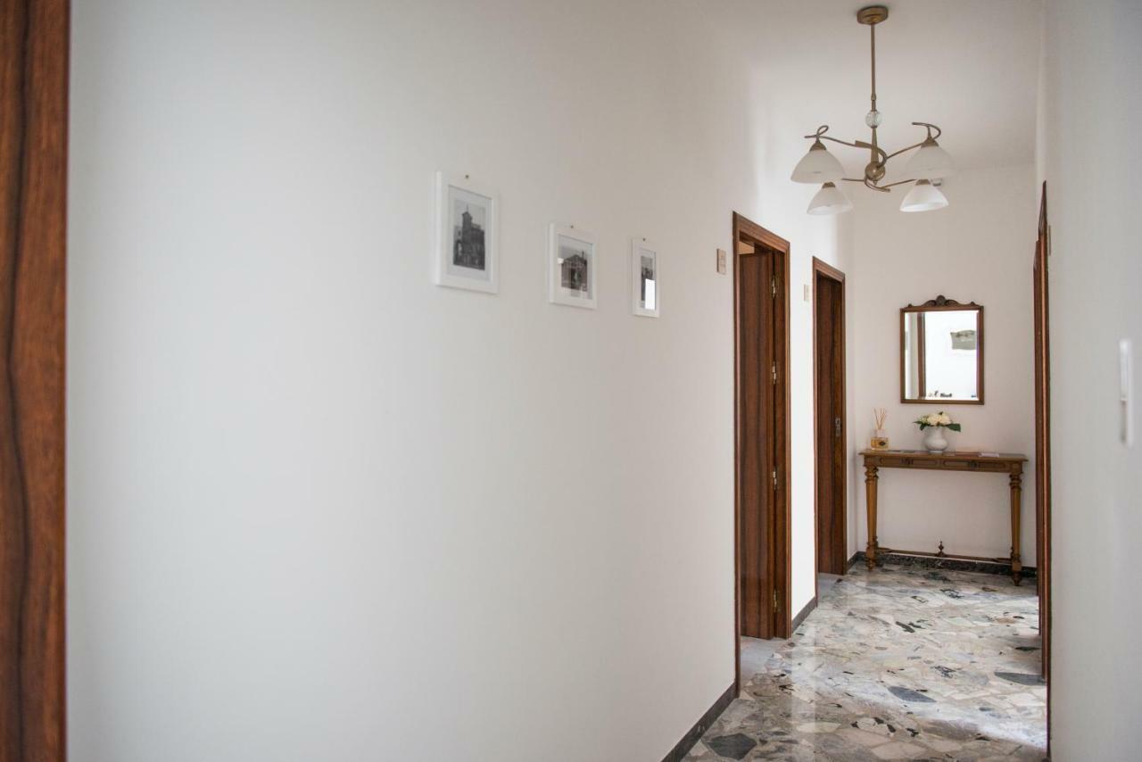 Dimora Cappuccini Guest House Cisternino Bagian luar foto